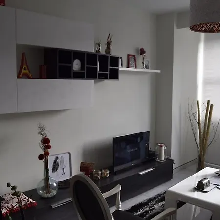 Piso Con Encanto En Coruna. Apartment