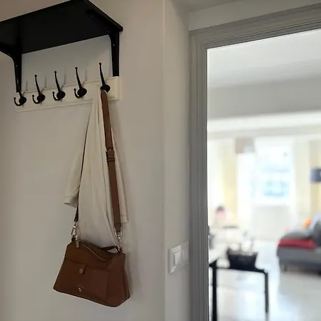 Piso Con Encanto En Coruna. Apartamento Corunha
