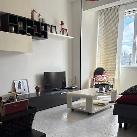 Piso Con Encanto En Coruna. Apartamento *