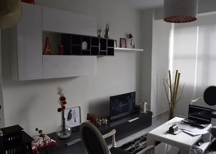 Piso Con Encanto En Coruna. Apartment